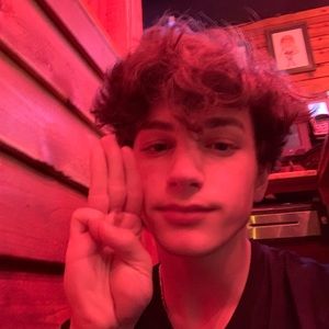 Meet your Posher, Thomas